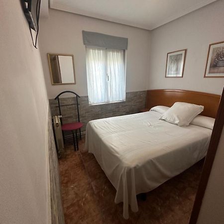 Pension Serafin Avilés Extérieur photo