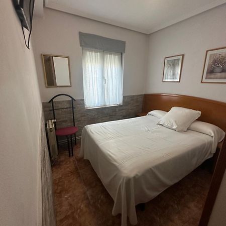 Pension Serafin Avilés Extérieur photo