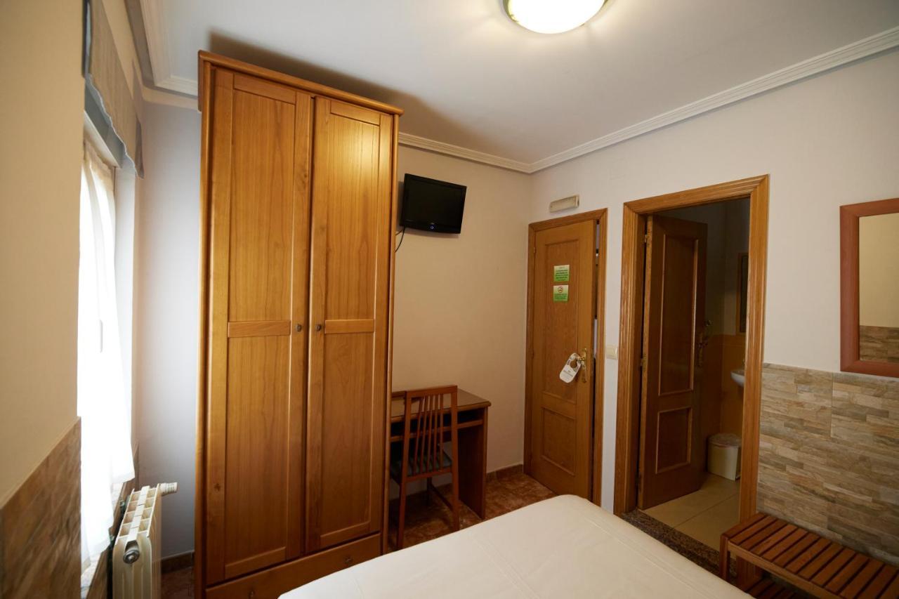 Pension Serafin Avilés Extérieur photo