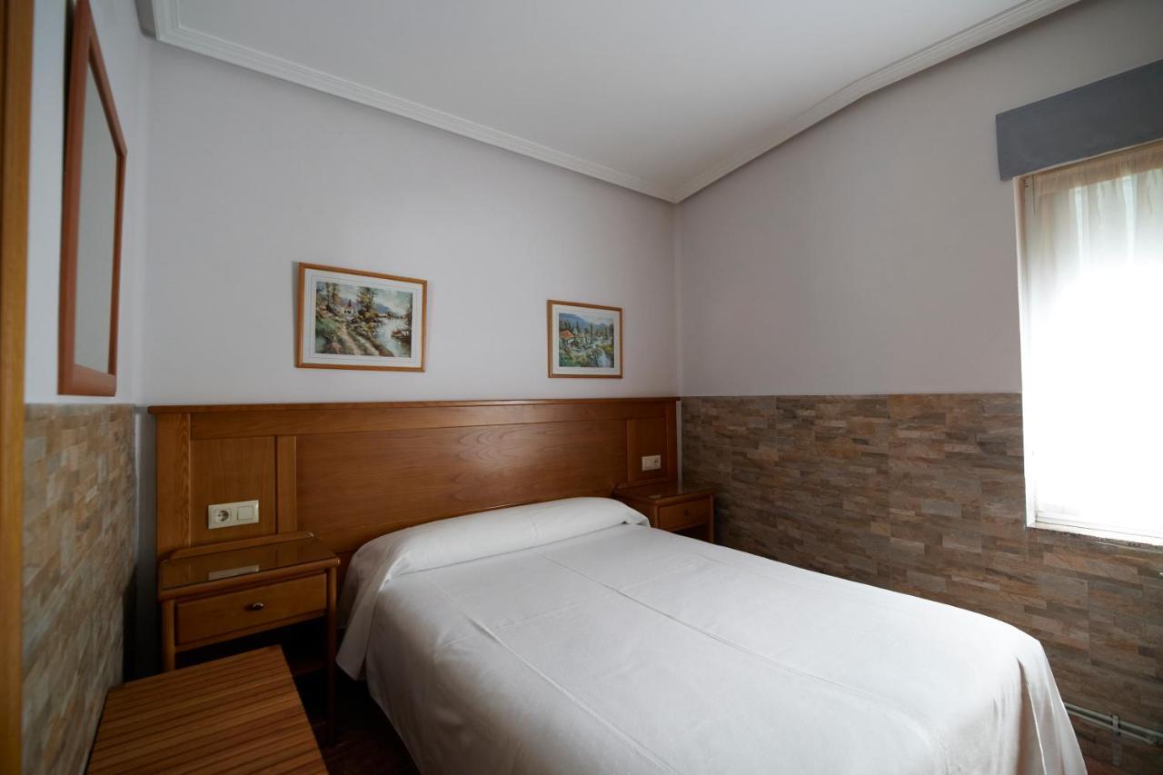 Pension Serafin Avilés Extérieur photo