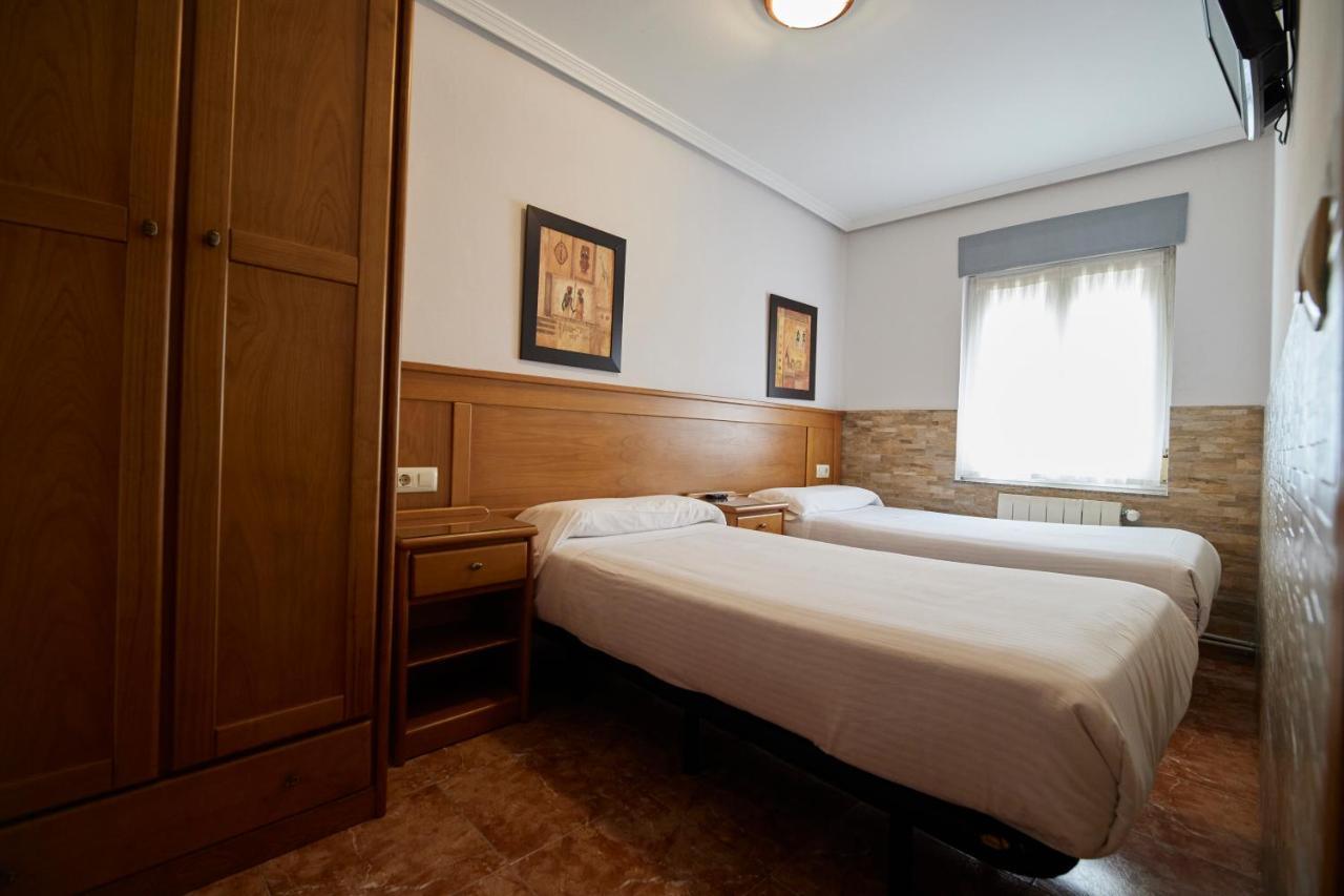 Pension Serafin Avilés Extérieur photo