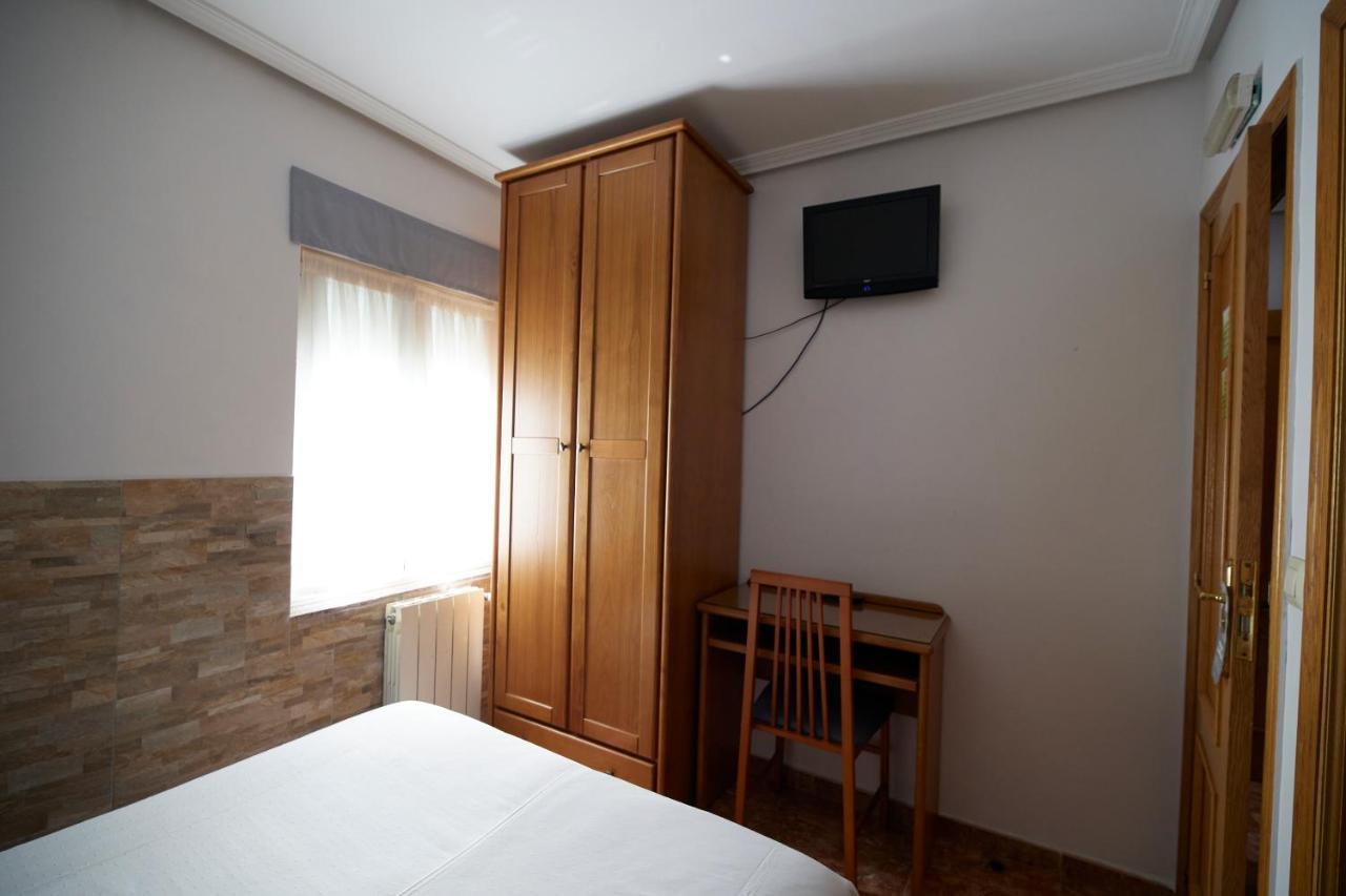 Pension Serafin Avilés Extérieur photo