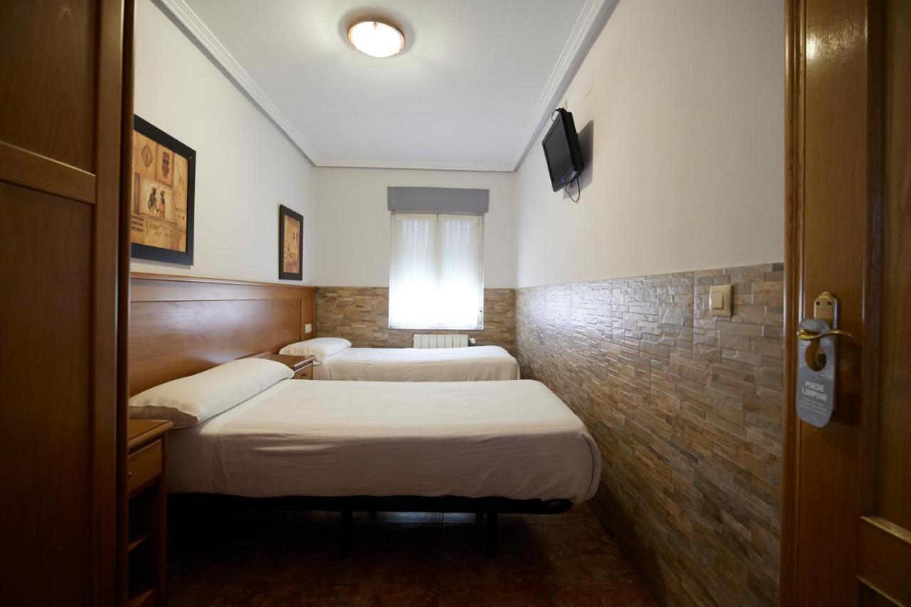 Pension Serafin Avilés Extérieur photo