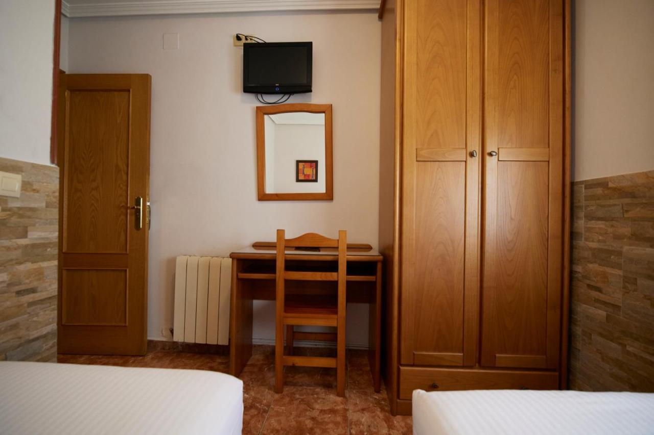 Pension Serafin Avilés Extérieur photo