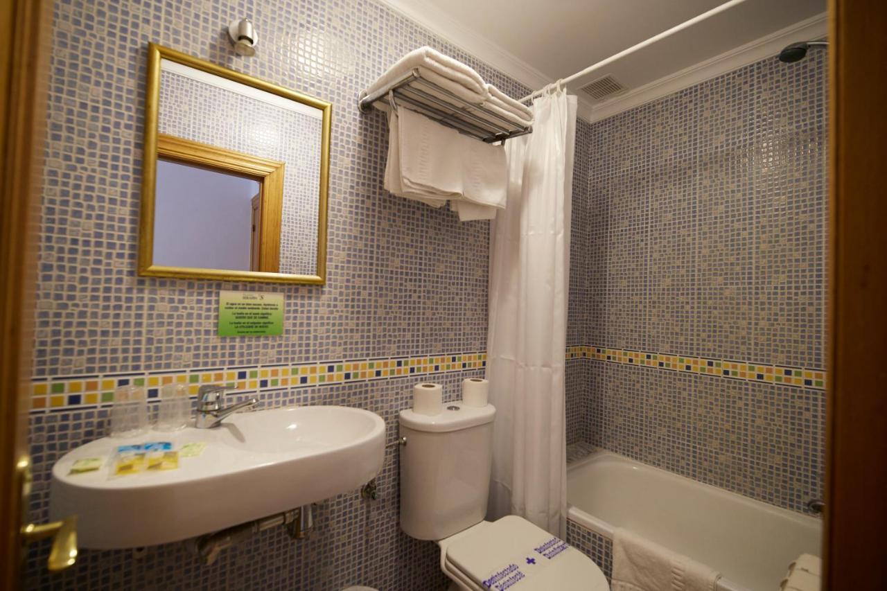 Pension Serafin Avilés Extérieur photo