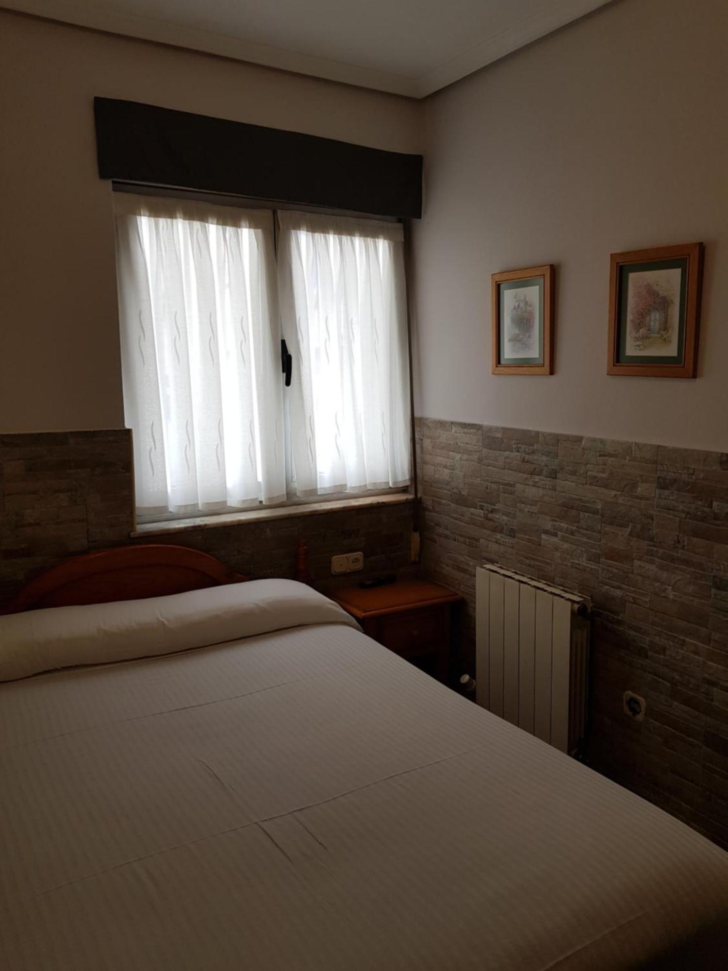 Pension Serafin Avilés Extérieur photo