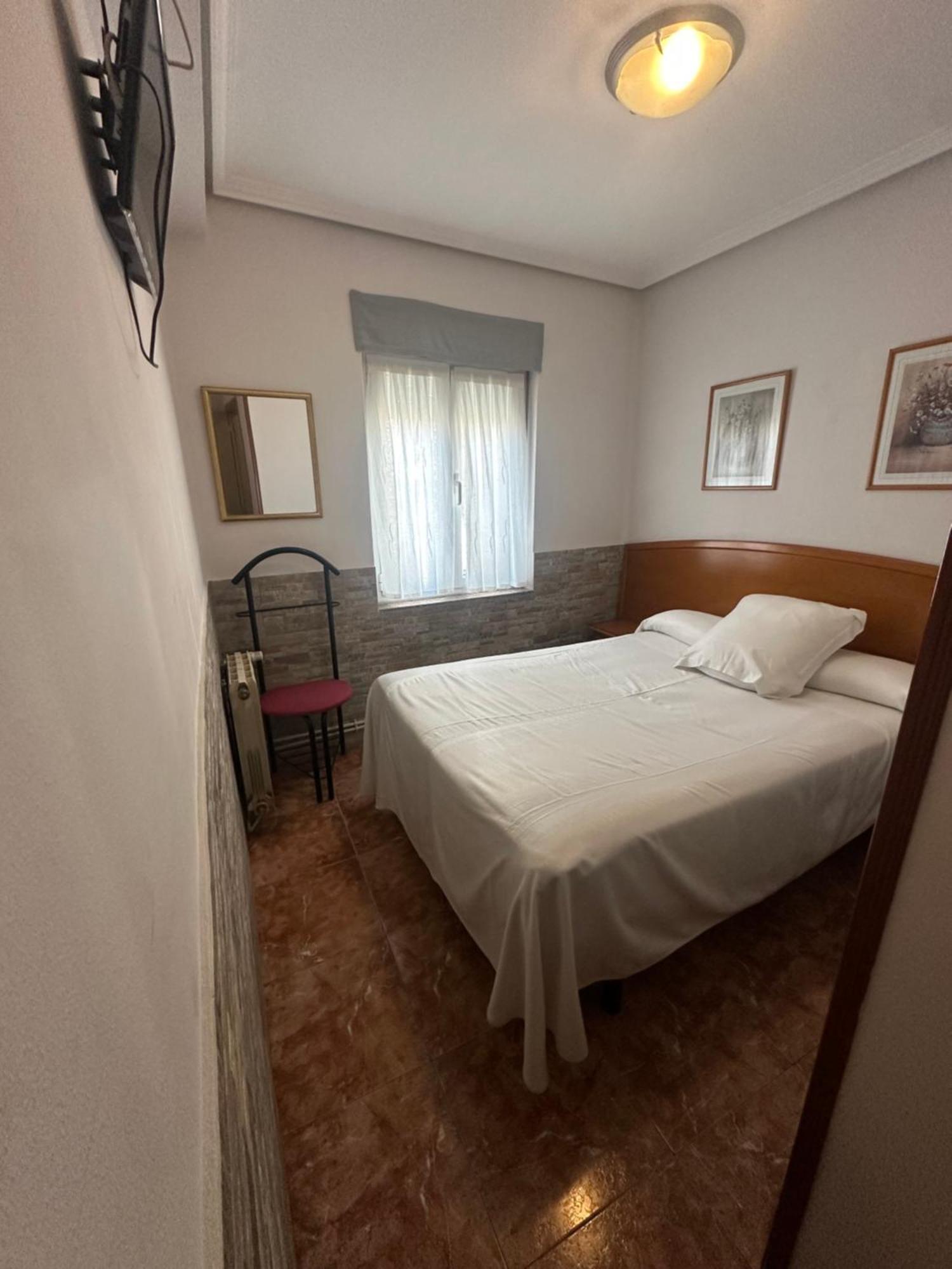 Pension Serafin Avilés Extérieur photo