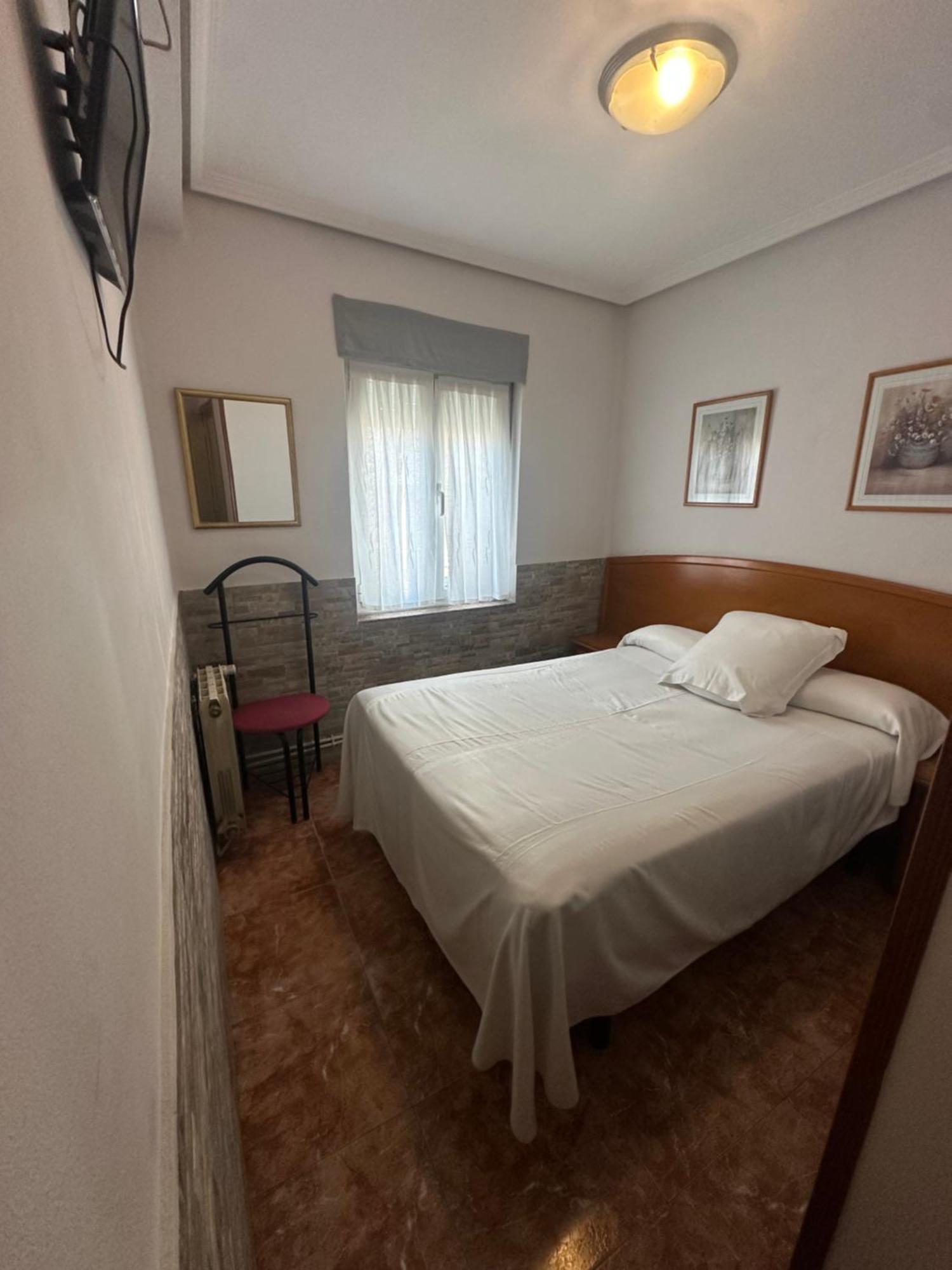Pension Serafin Avilés Extérieur photo