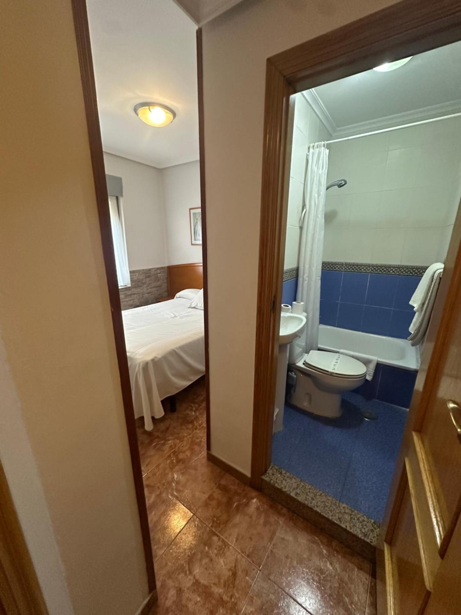 Pension Serafin Avilés Extérieur photo